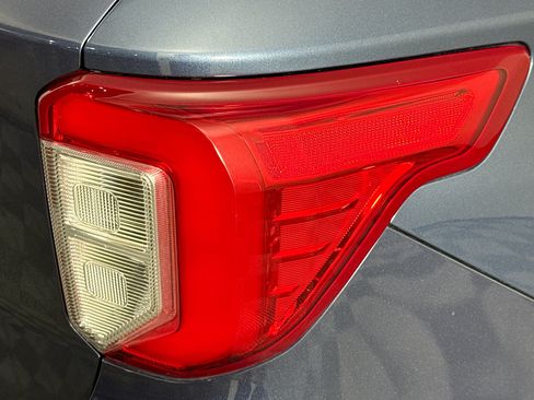 Used 2020 Ford Explorer XLT w/ Equipment Group 202A RWD image 32