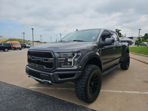 Used 2019 Ford F150 Raptor w/ Equipment Group 802A Luxury AWD/4WD image 9