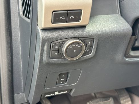 Used 2022 Ford F250 Lariat AWD/4WD image 13