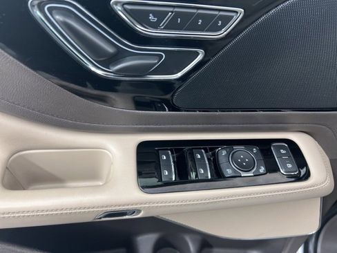 Certified 2022 Lincoln Aviator AWD w/ Premium Package image 15