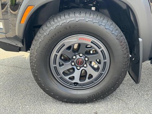 Certified 2025 Nissan Frontier PRO-4X w/ Pro Premium Package AWD/4WD image 9