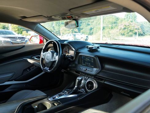 Used 2019 Chevrolet Camaro LT RWD image 10