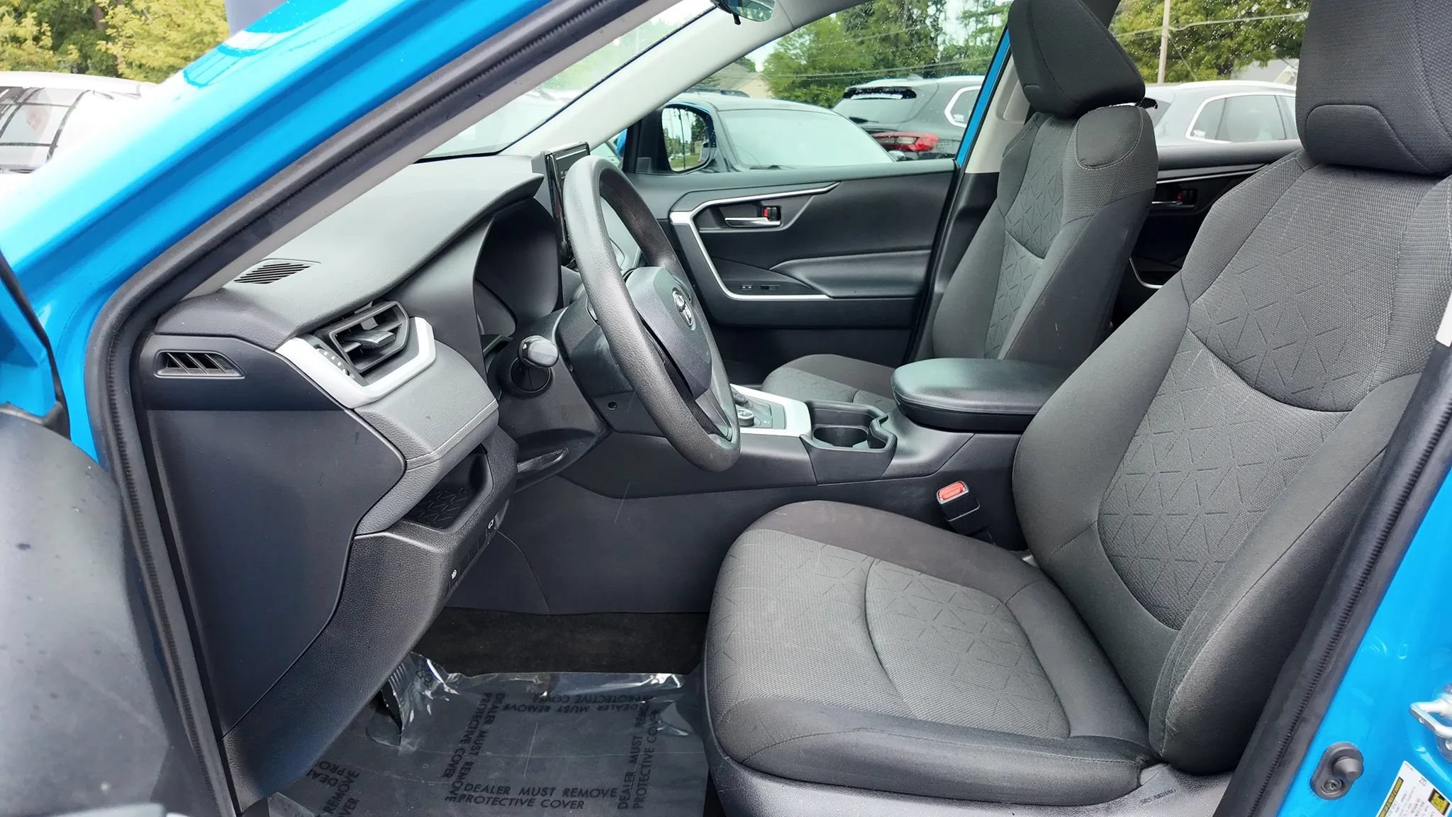 Used 2021 Toyota RAV4 XLE w/ Convenience Package AWD/4WD image 17