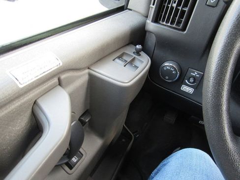 Used 2022 GMC Savana 3500 Extended w/ Power Convenience Package RWD image 37