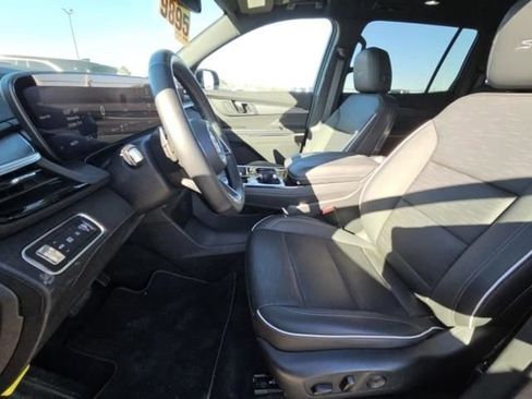 Used 2025 Buick Enclave Sport Touring w/ Power Package image 5