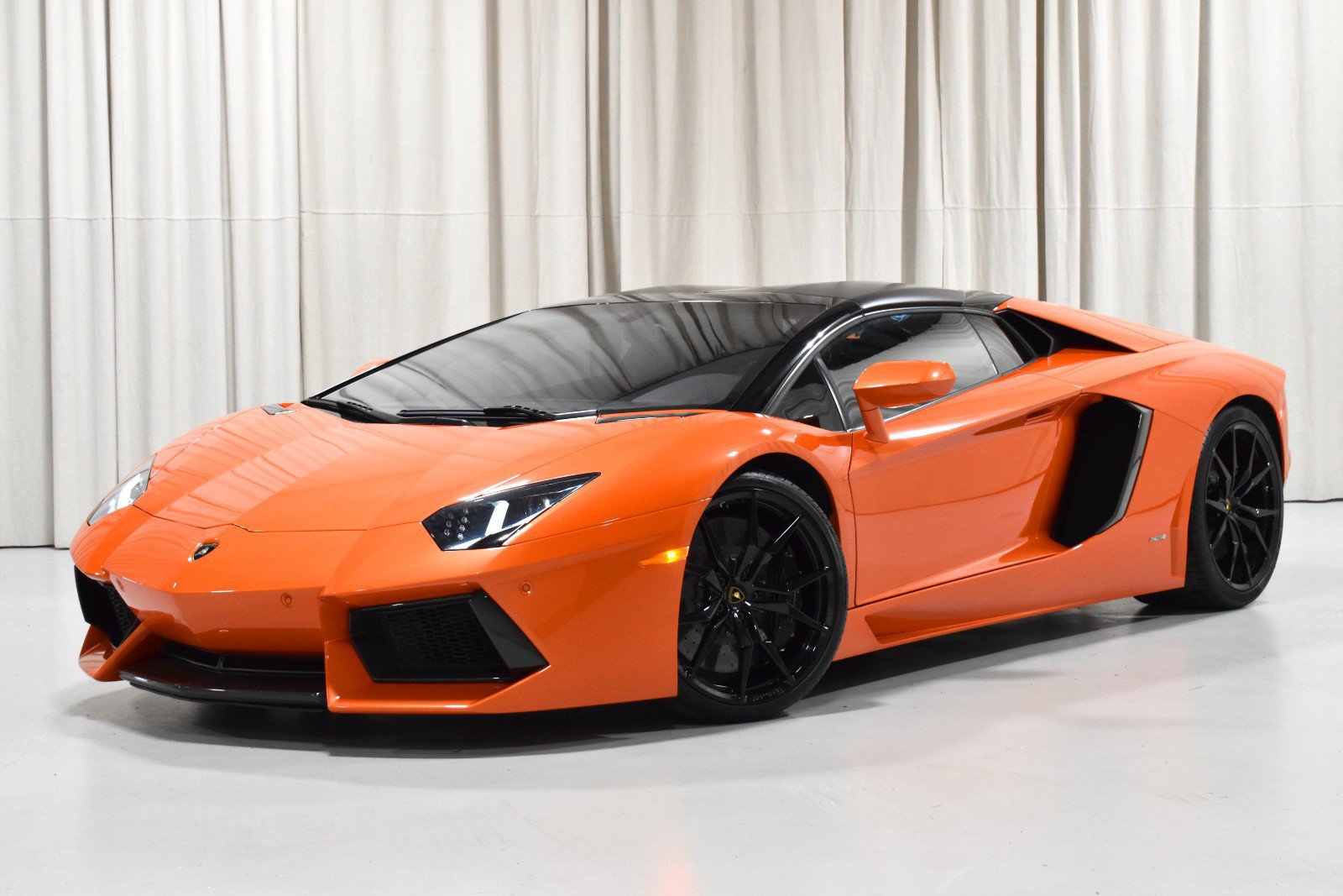 Used 2015 Lamborghini Aventador LP 700-4 AWD/4WD image 1