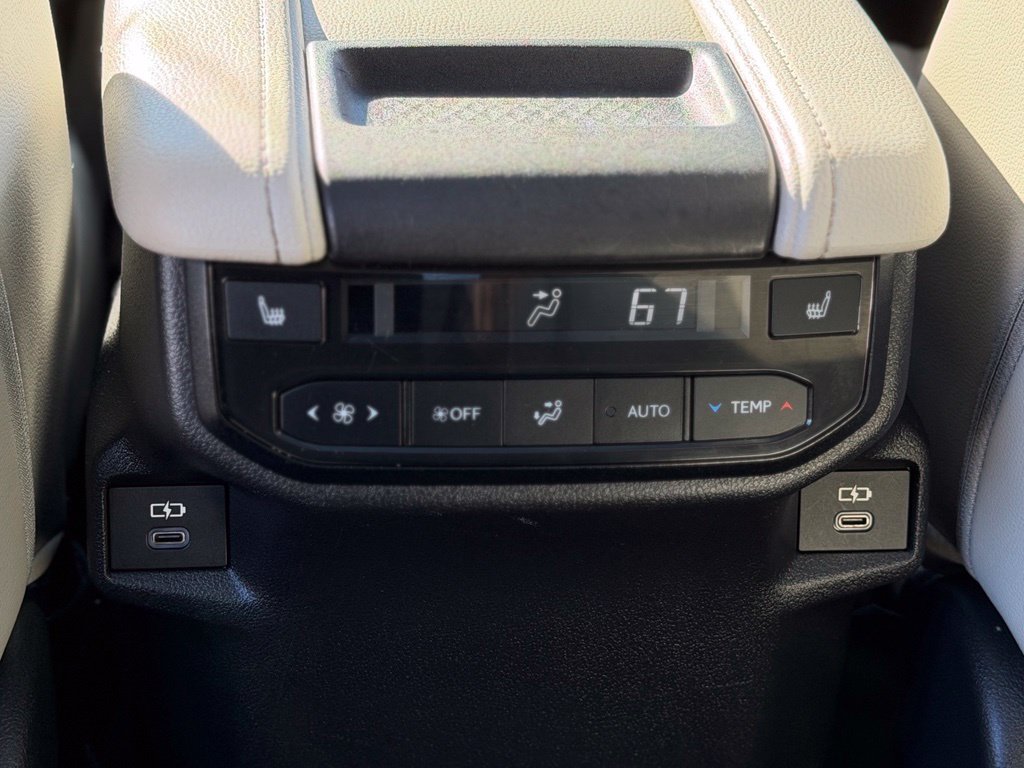 Certified 2024 Toyota Grand Highlander AWD image 12