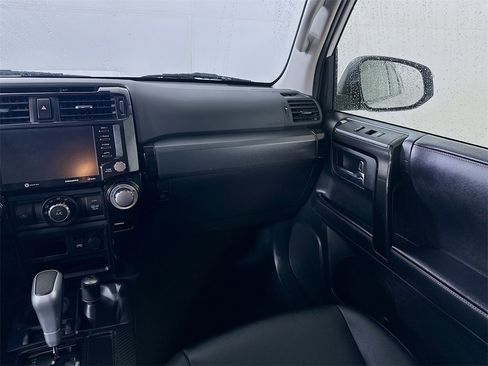 Used 2022 Toyota 4Runner TRD Off-Road Premium image 19