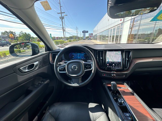Certified 2024 Volvo XC60 B5 Plus w/ Protection Package Premier AWD/4WD image 21