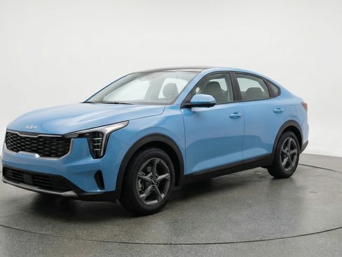 Used 2025 Kia K4 LXS image 3