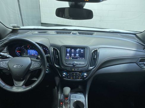 Used 2023 Chevrolet Equinox RS w/ LPO, Floor Liner Package AWD/4WD image 10