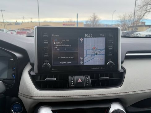 Used 2019 Toyota RAV4 Limited image 14