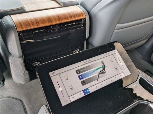 New 2024 Jeep Grand Wagoneer Series III image 23