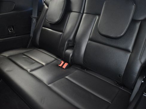 Used 2022 Ford Explorer Limited image 19