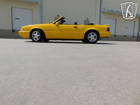 Used 1993 Ford Mustang LX image 25