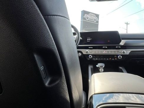 Used 2025 Kia Telluride LX image 19