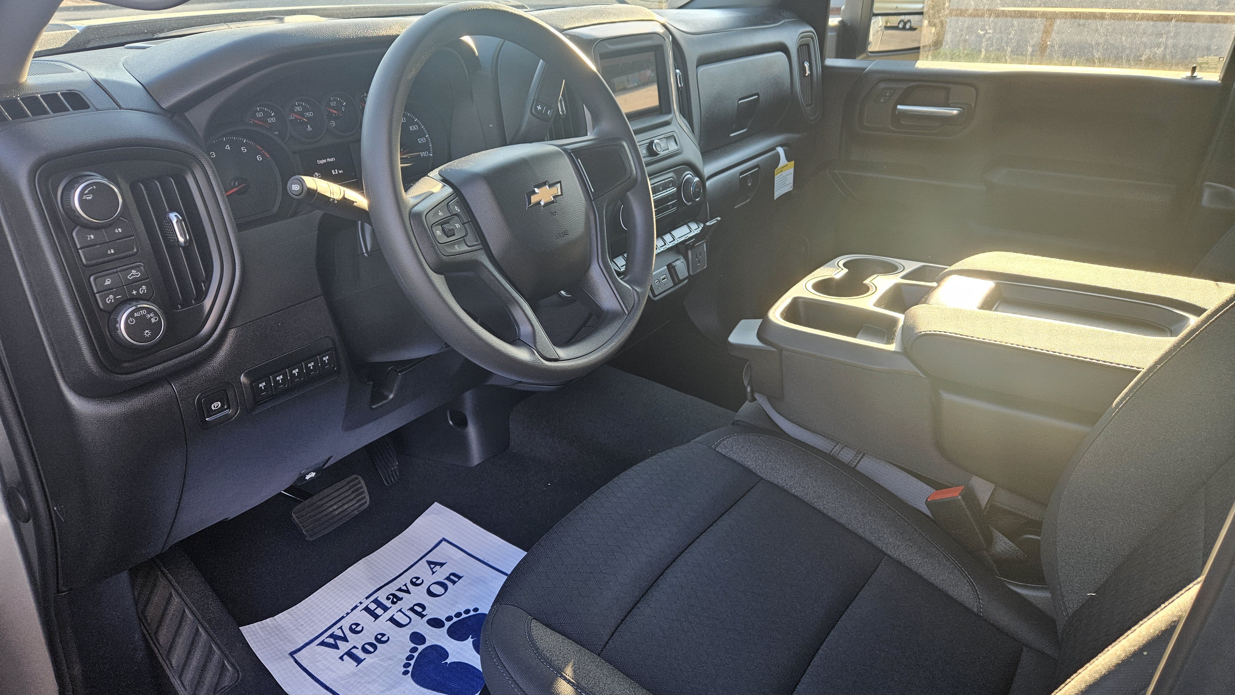 New 2026 Chevrolet Silverado 2500 Custom w/ Custom Convenience Package AWD/4WD image 9