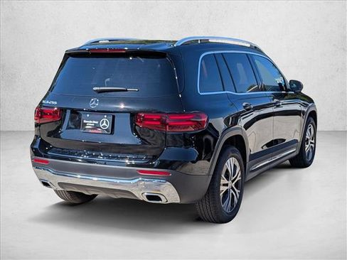 New 2026 Mercedes-Benz GLB 250 image 2
