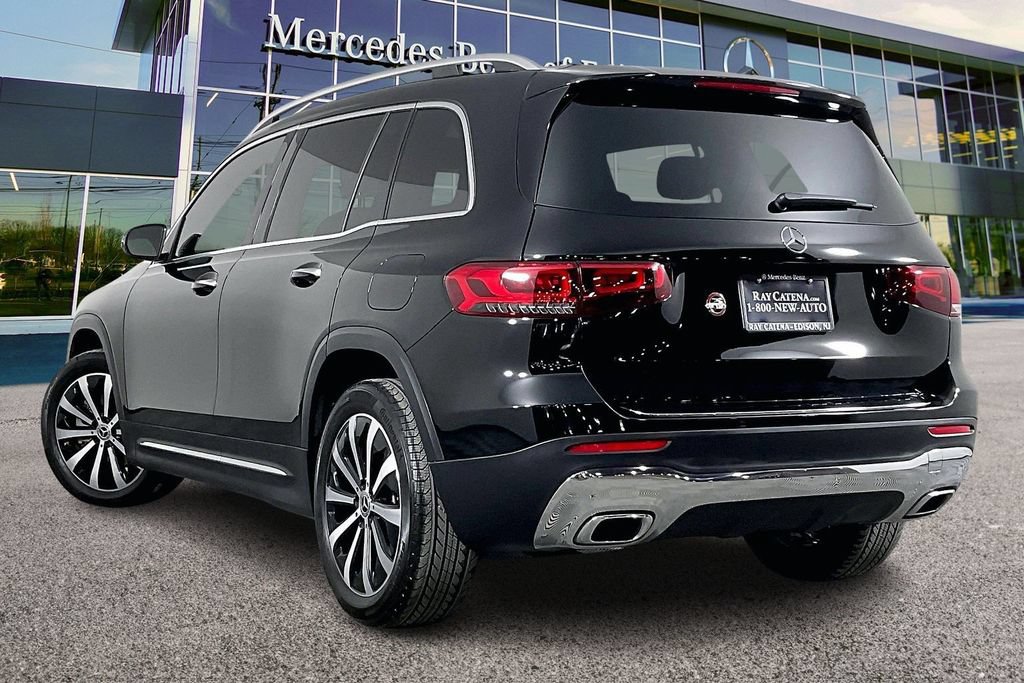 Used 2023 Mercedes-Benz GLB 250 4MATIC image 2