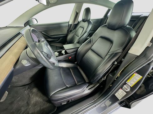 Used 2018 Tesla Model 3 Long Range RWD image 13