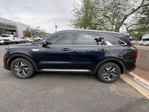 Used 2023 Kia Sorento EX FWD image 3