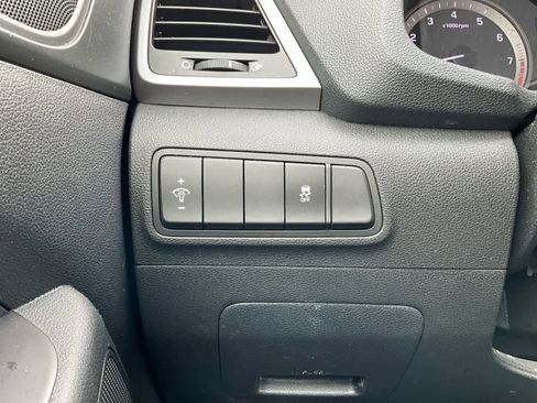 Used 2018 Hyundai Tucson SE AWD/4WD image 18