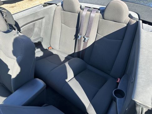 Used 2010 Chrysler Sebring Touring image 19