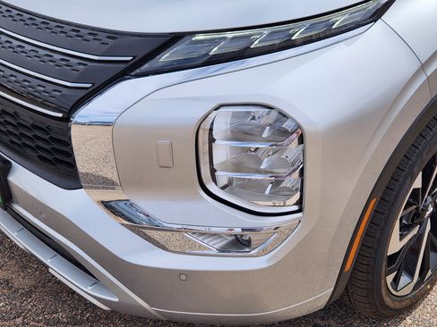New 2025 Mitsubishi Outlander SEL image 5