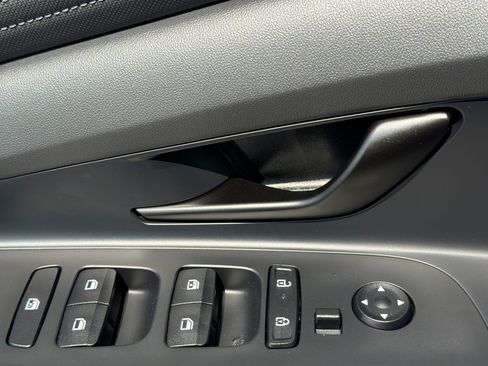 Certified 2025 Hyundai Elantra SEL FWD image 16