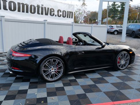 Used 2015 Porsche 911 Carrera 4S image 5