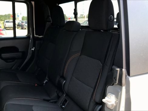 Used 2022 Jeep Gladiator Mojave w/ Trailer Tow Package image 20