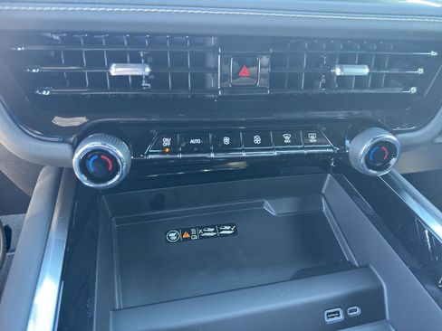 New 2026 Chevrolet Tahoe Premier w/ Sun And Tow Package AWD/4WD image 14