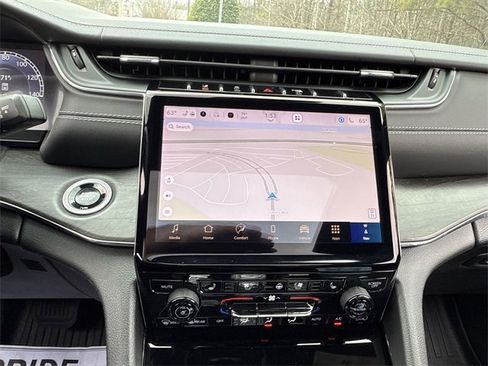 Used 2024 Jeep Grand Cherokee L Overland w/ Advanced Protech Group III image 20