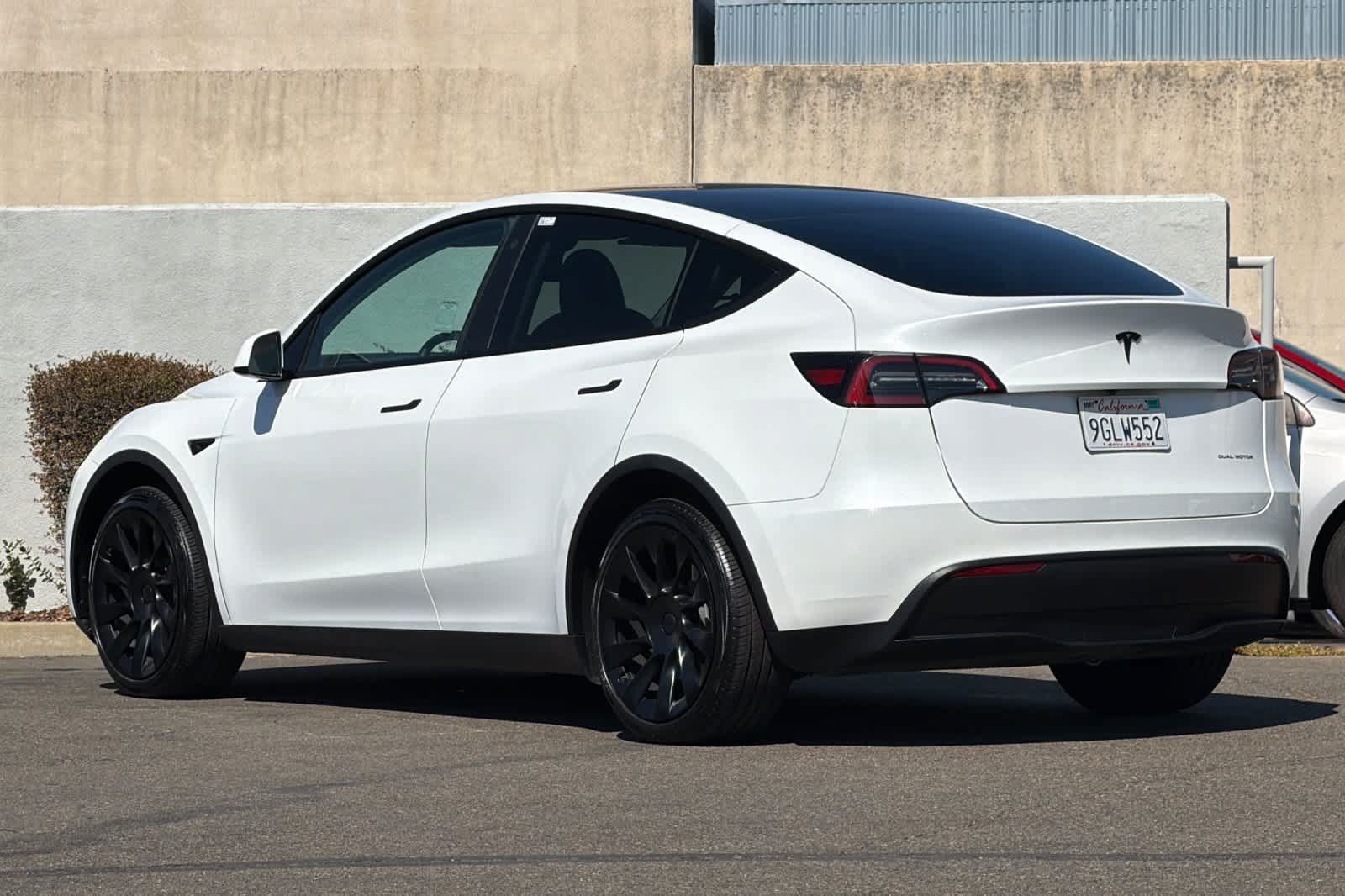 Used 2023 Tesla Model Y AWD image 7