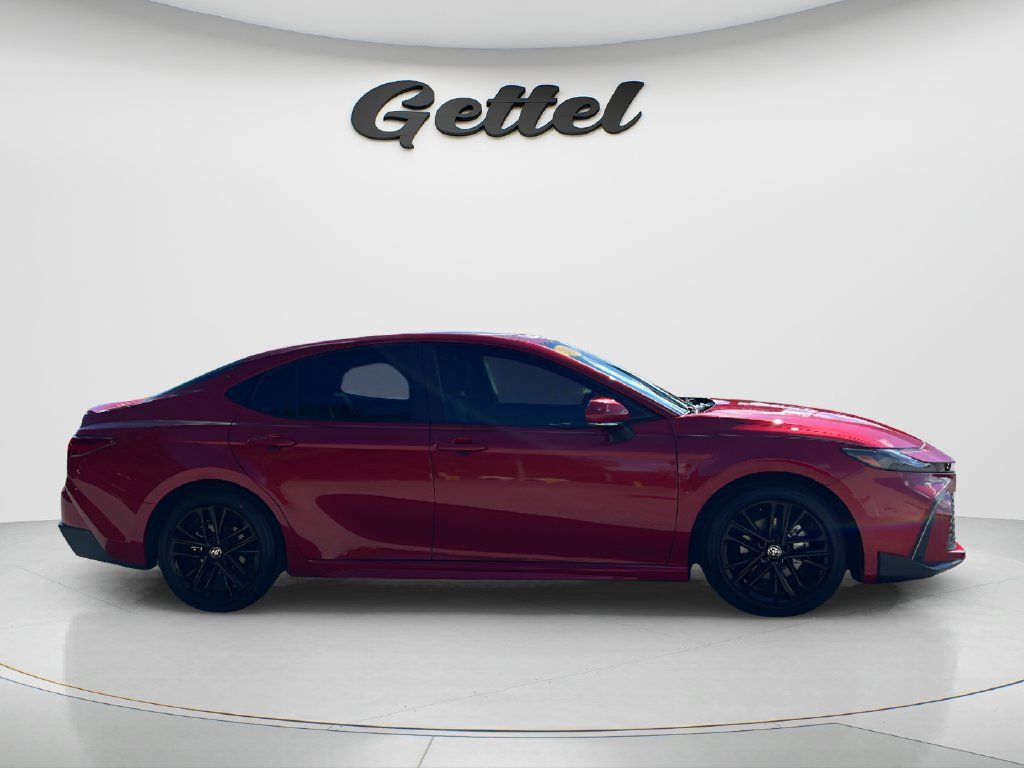 Used 2026 Toyota Camry SE FWD image 4