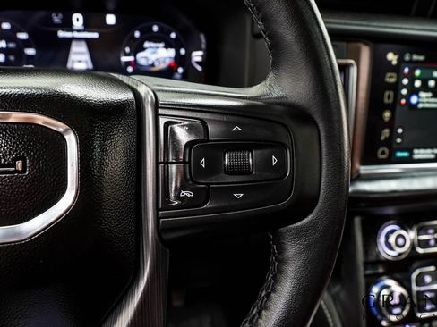 Used 2023 GMC Yukon Denali Ultimate AWD/4WD image 32