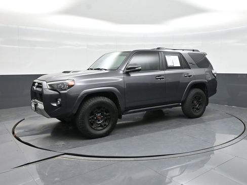 Used 2022 Toyota 4Runner TRD Off-Road Premium AWD/4WD image 17