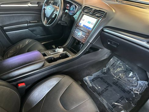 Used 2020 Ford Fusion Titanium AWD/4WD image 19