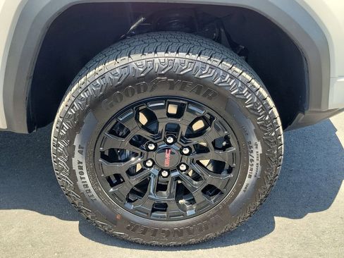 Used 2026 GMC Canyon Elevation w/ Convenience Package AWD/4WD image 5