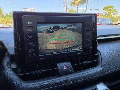Used 2020 Toyota RAV4 LE FWD image 23