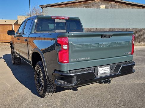 Used 2025 Chevrolet Silverado 1500 ZR2 w/ Technology Package image 5