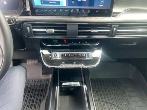Certified 2024 Lincoln Corsair AWD image 21