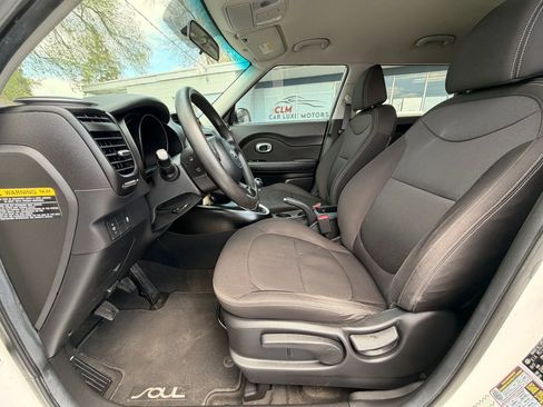 Used 2018 Kia Soul FWD image 9