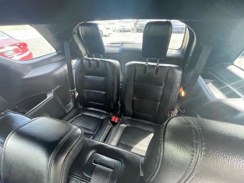Used 2017 Ford Explorer XLT w/ Equipment Group 202A image 23