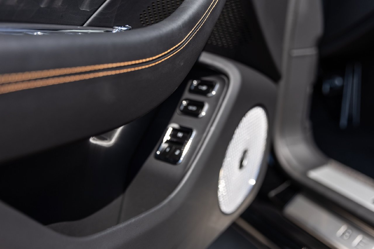 Certified 2025 Bentley Flying Spur Plug-In Hybrid AWD/4WD image 43