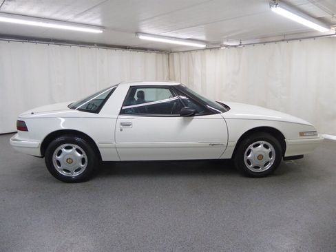 Used 1991 Buick Reatta Coupe image 8