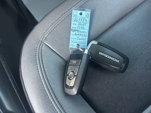 Used 2024 Ford Bronco Big Bend AWD/4WD image 30