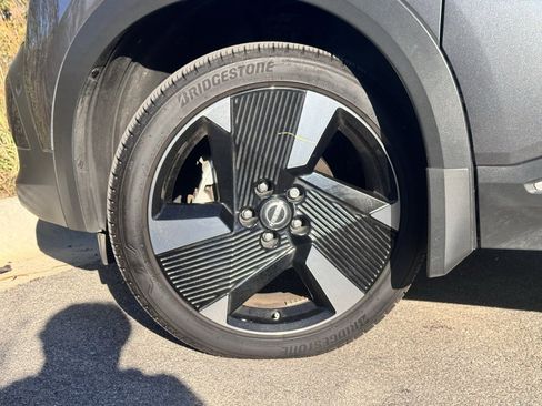 Certified 2025 Nissan Kicks SR w/ Illumination Package image 7