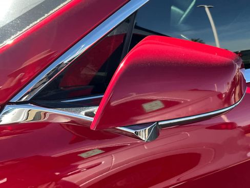 Used 2016 Tesla Model S 70 image 9