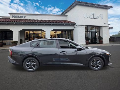 New 2026 Kia K4 FWD image 9